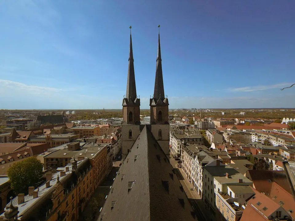 Halle (Saale) — Händel-Stadt mit Marktkirche und sanierten Gründerzeit-Quartieren wie Giebichenstein