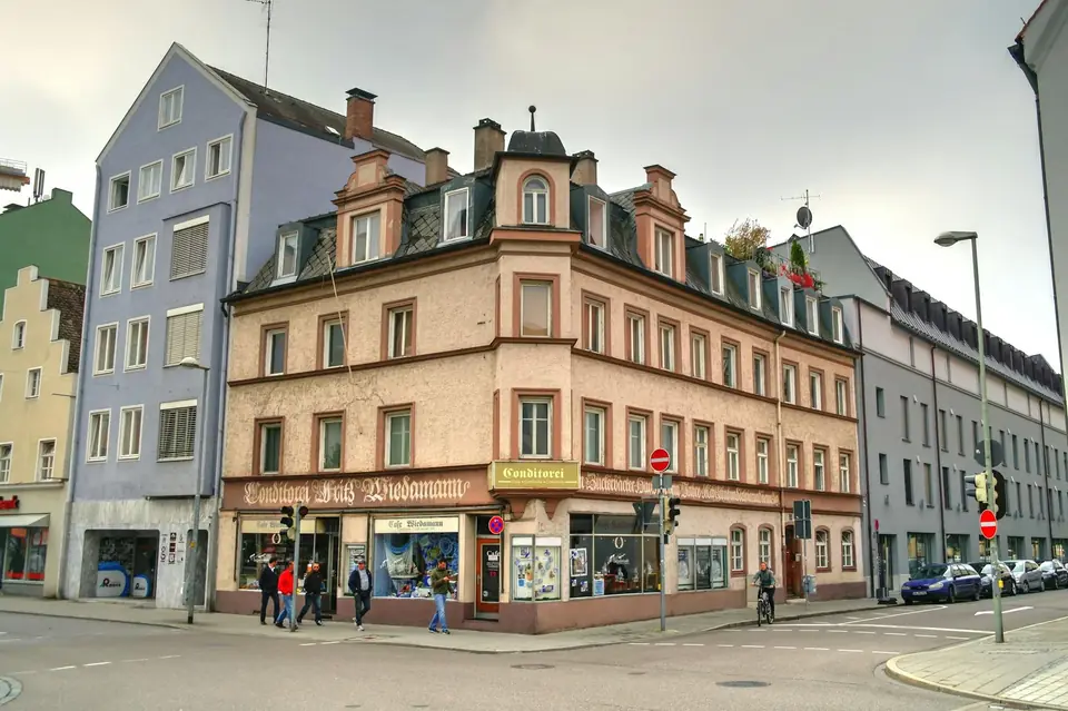 Ingolstadt Ingolstadt — Audi-Stadt mit historischer Altstadt rund um Liebfrauenmünster und Kreuztor